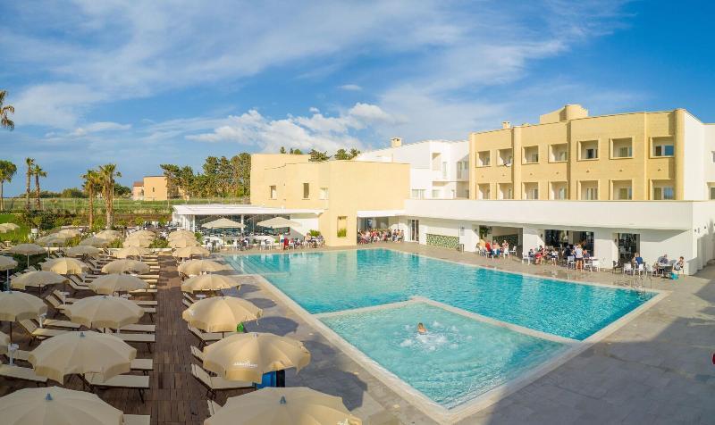 Mangia'S Himera Resort Campofelice Di Roccella Dış mekan fotoğraf