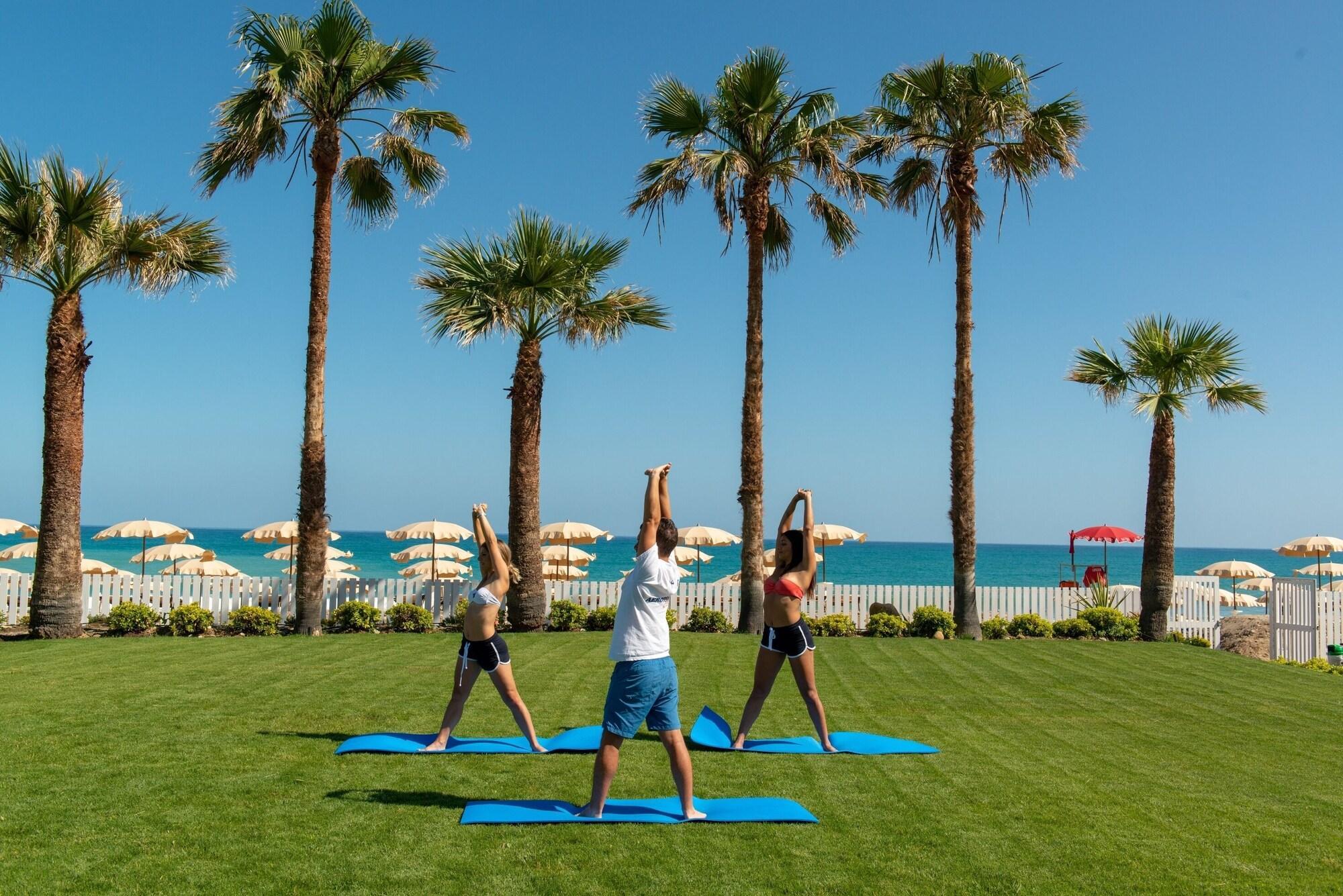 Mangia'S Himera Resort Campofelice Di Roccella Dış mekan fotoğraf